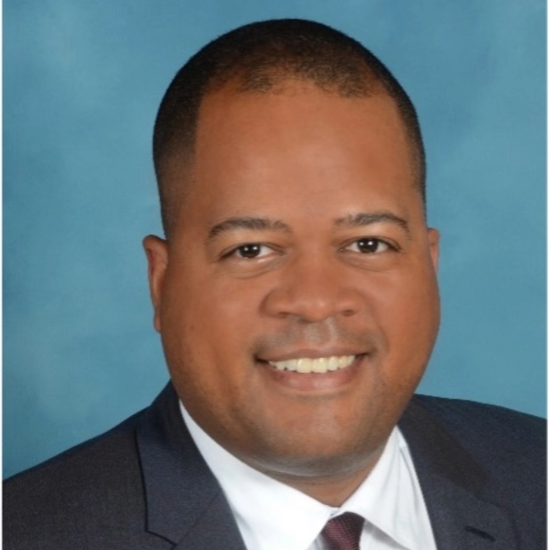 Dr. Roosevelt De Los Santos